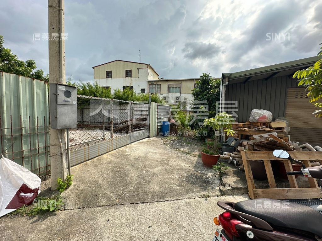 近車站面寬８米地房屋室內格局與周邊環境