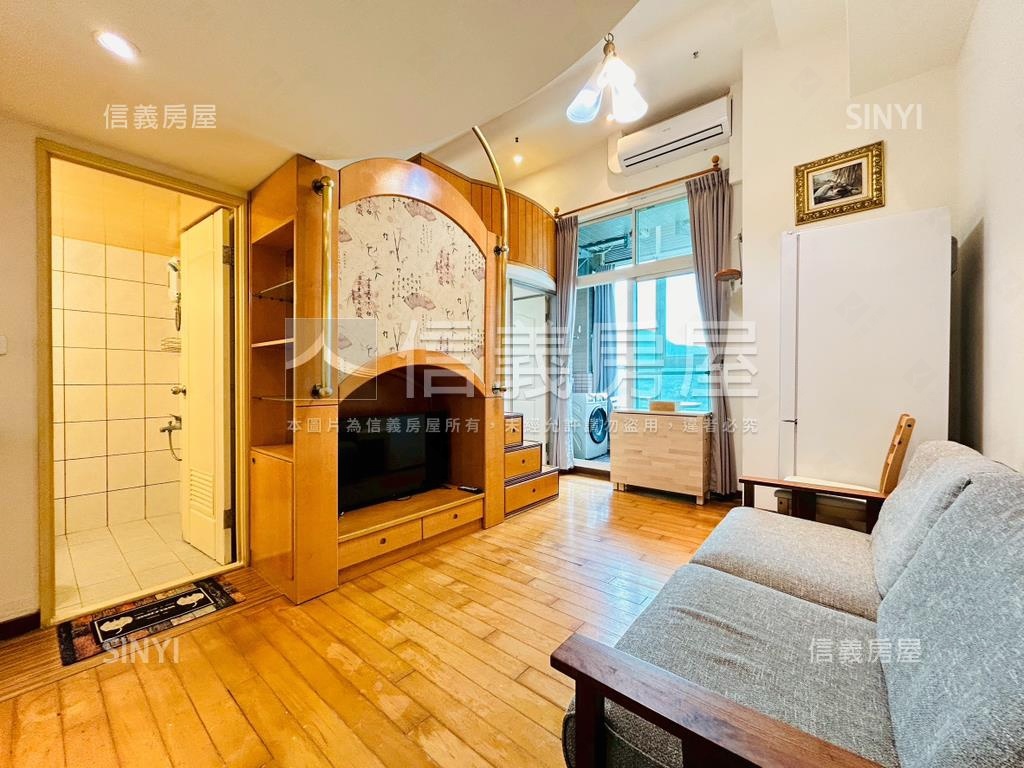 捷運水岸第一排挑高景觀宅房屋室內格局與周邊環境