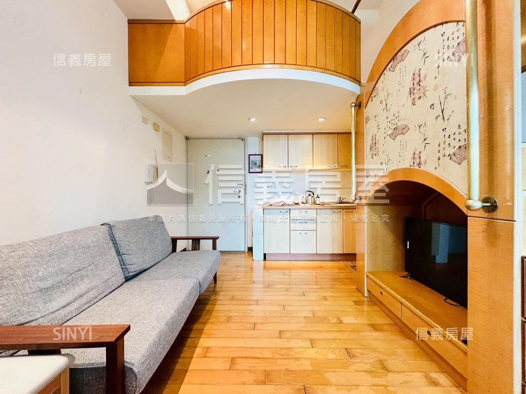 捷運水岸第一排挑高景觀宅房屋室內格局與周邊環境