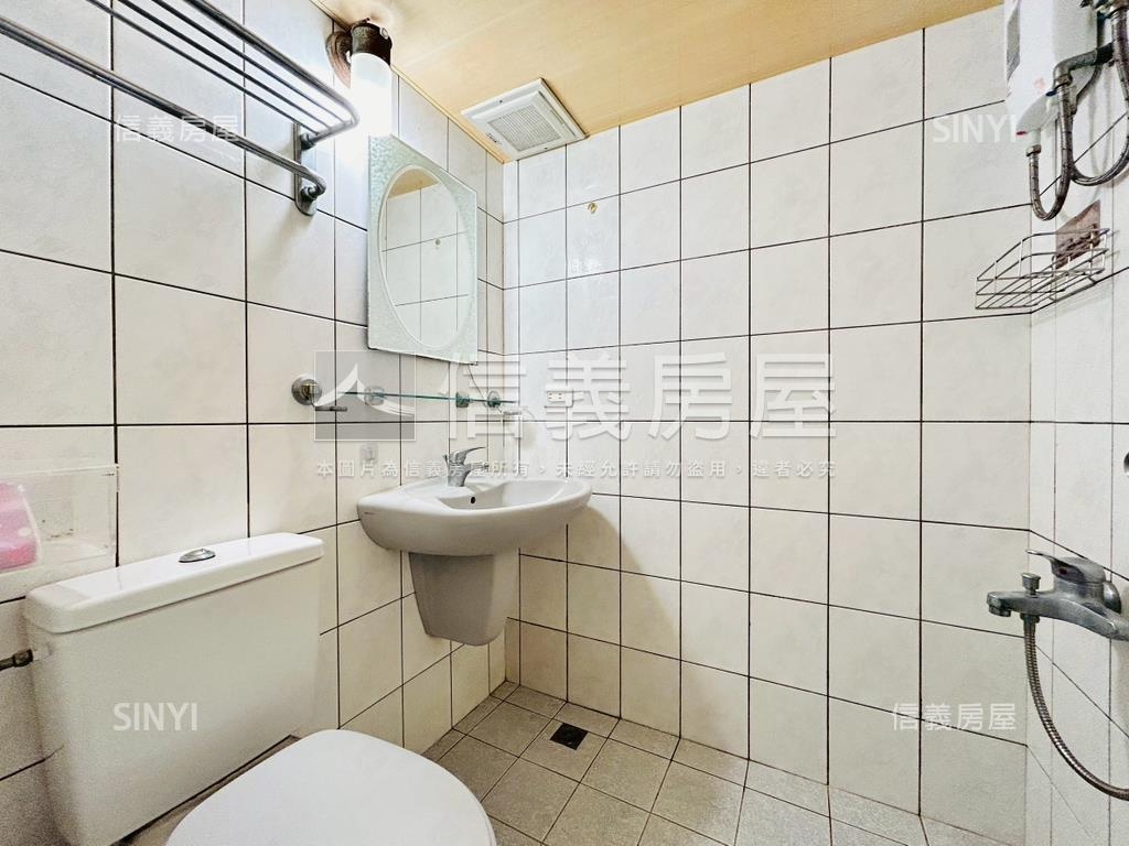 捷運水岸第一排挑高景觀宅房屋室內格局與周邊環境