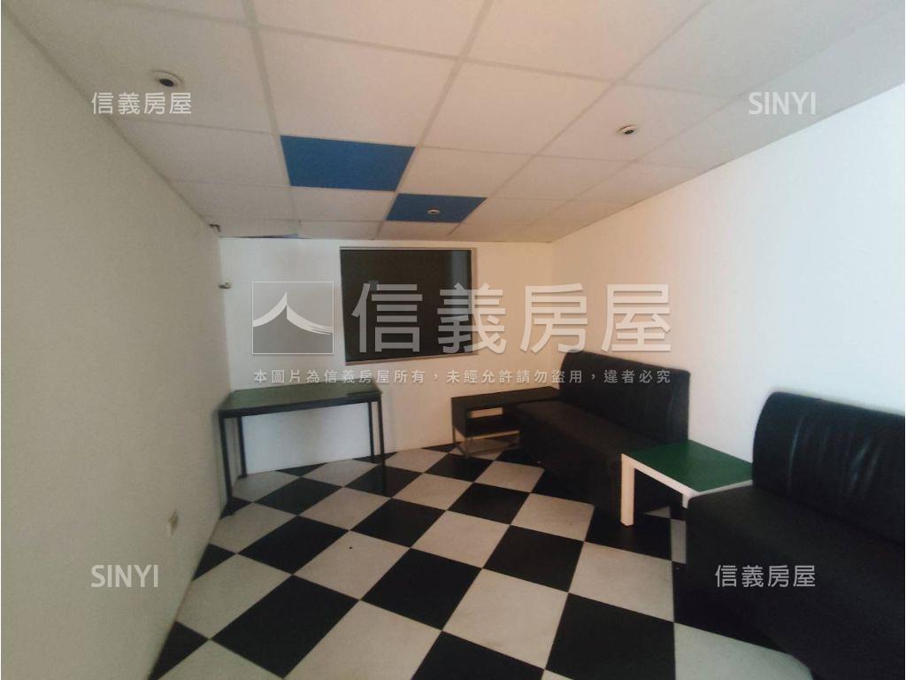 中央公園質感角窗房屋室內格局與周邊環境