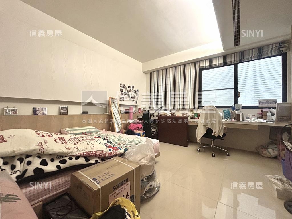 北歐臨路面寬約六米雙車墅房屋室內格局與周邊環境
