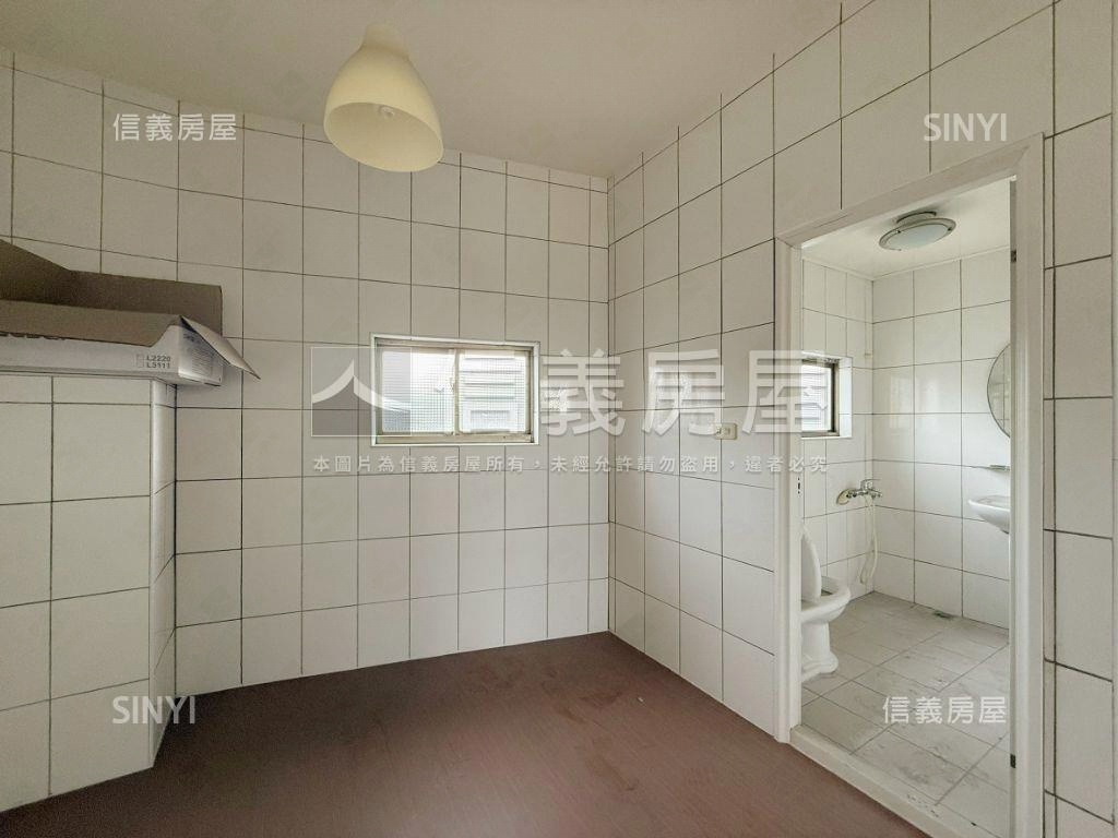 存中街旁美三房，另有頂加房屋室內格局與周邊環境