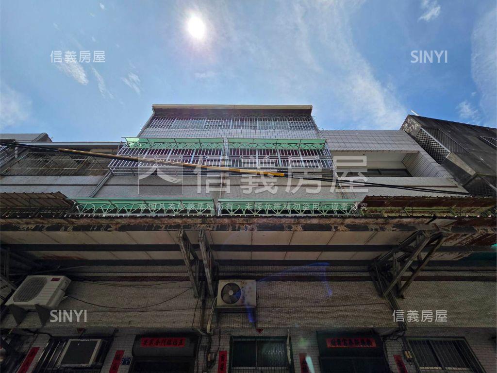 近家樂福孝親透天房屋室內格局與周邊環境