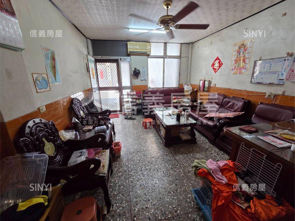 近家樂福孝親透天房屋室內格局與周邊環境