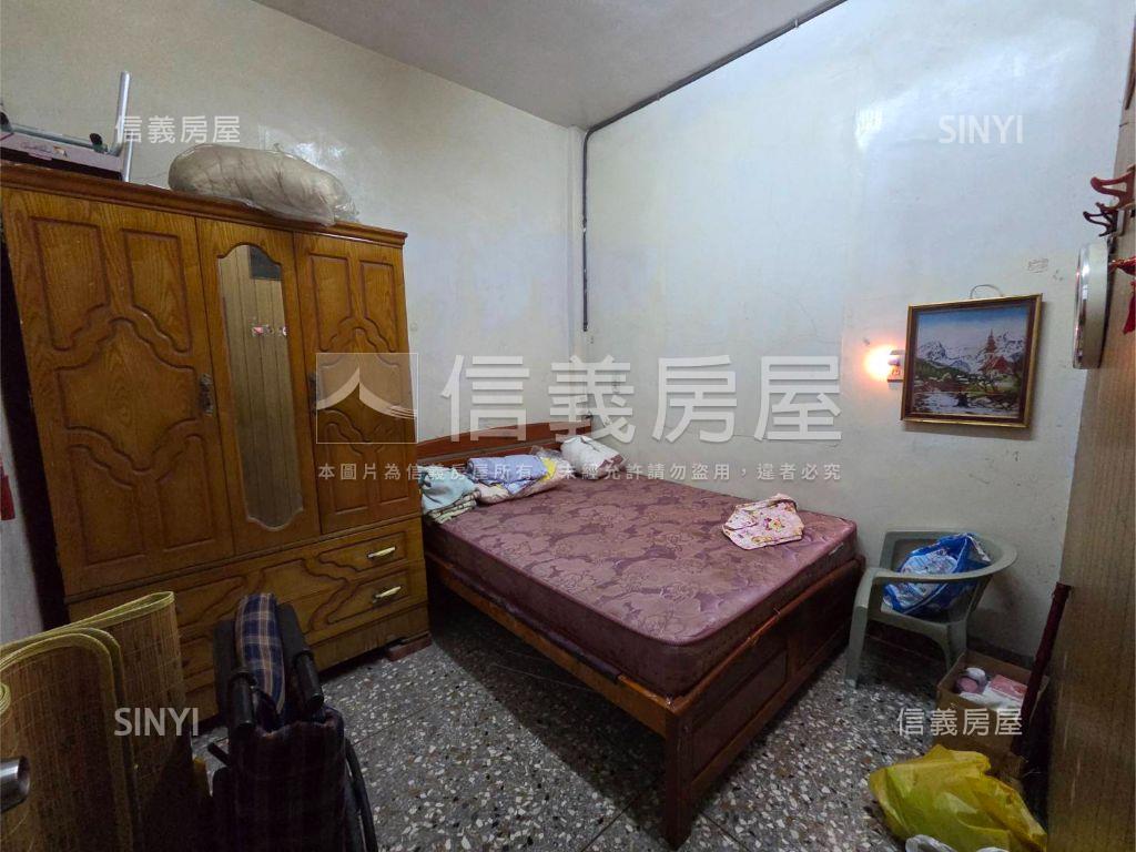 近家樂福孝親透天房屋室內格局與周邊環境