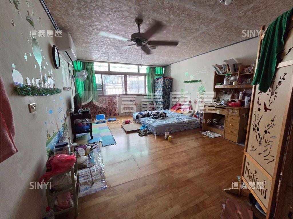 近家樂福孝親透天房屋室內格局與周邊環境
