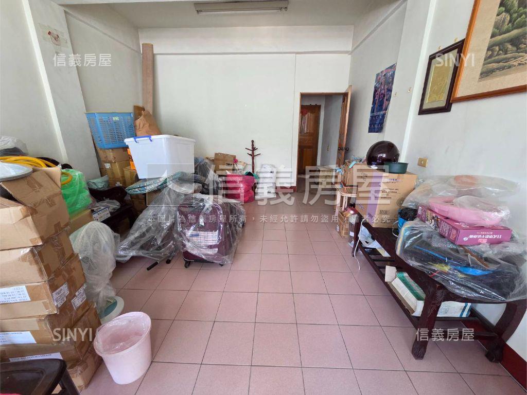 近家樂福孝親透天房屋室內格局與周邊環境