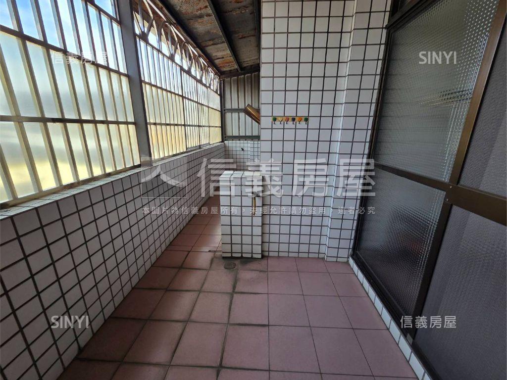 近家樂福孝親透天房屋室內格局與周邊環境