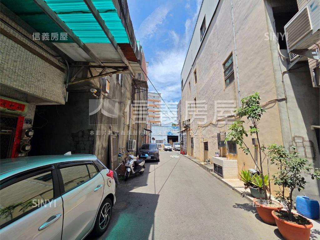 近家樂福孝親透天房屋室內格局與周邊環境