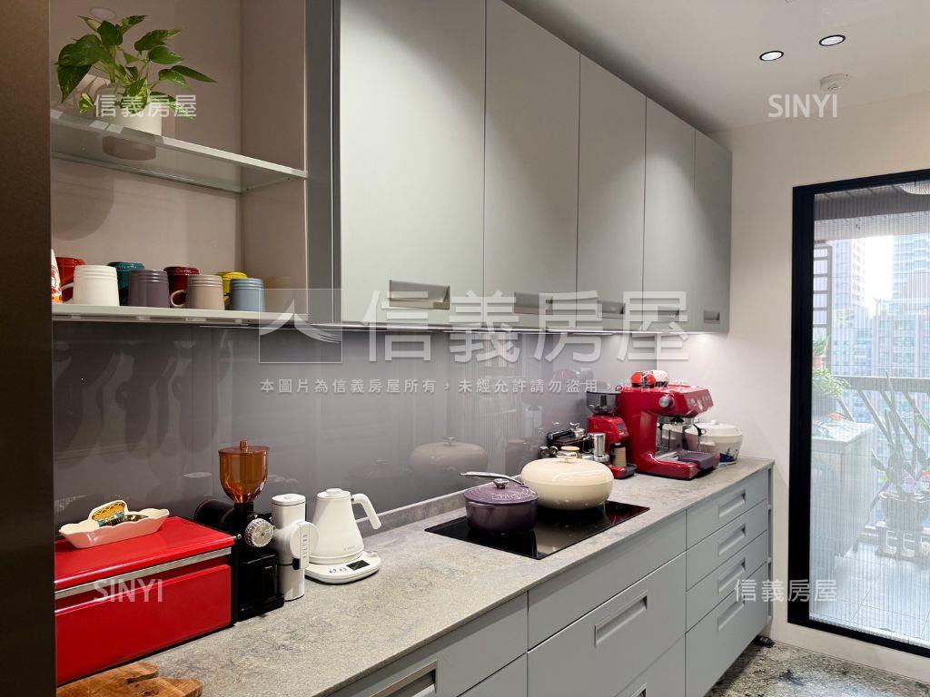 國王傳奇華麗豪邸雙平車房屋室內格局與周邊環境