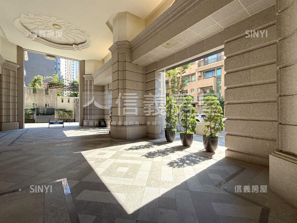 國王傳奇華麗豪邸雙平車房屋室內格局與周邊環境