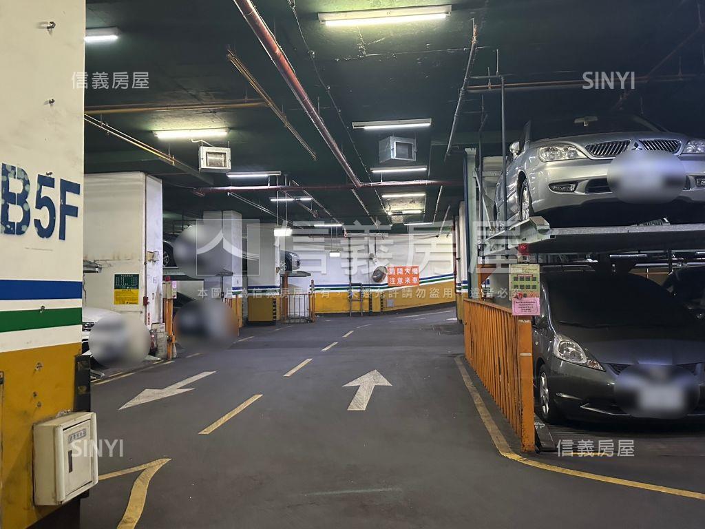 中正雲荷◆坡道車位房屋室內格局與周邊環境