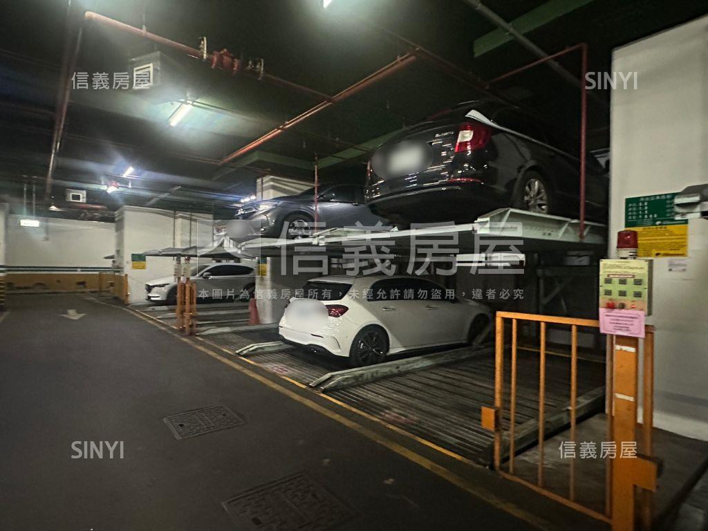 中正雲荷◆坡道車位房屋室內格局與周邊環境