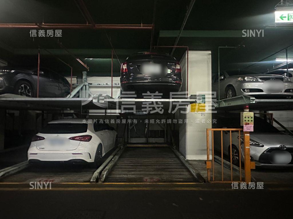 中正雲荷◆坡道車位房屋室內格局與周邊環境