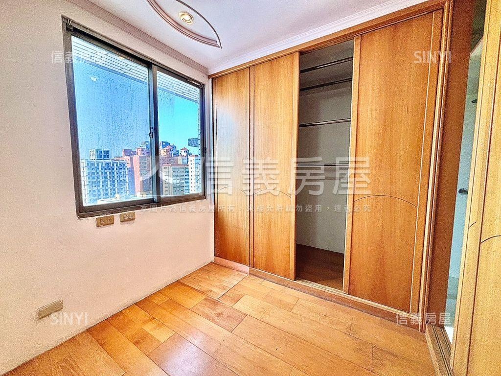 正五期三房三平車捷運宅房屋室內格局與周邊環境