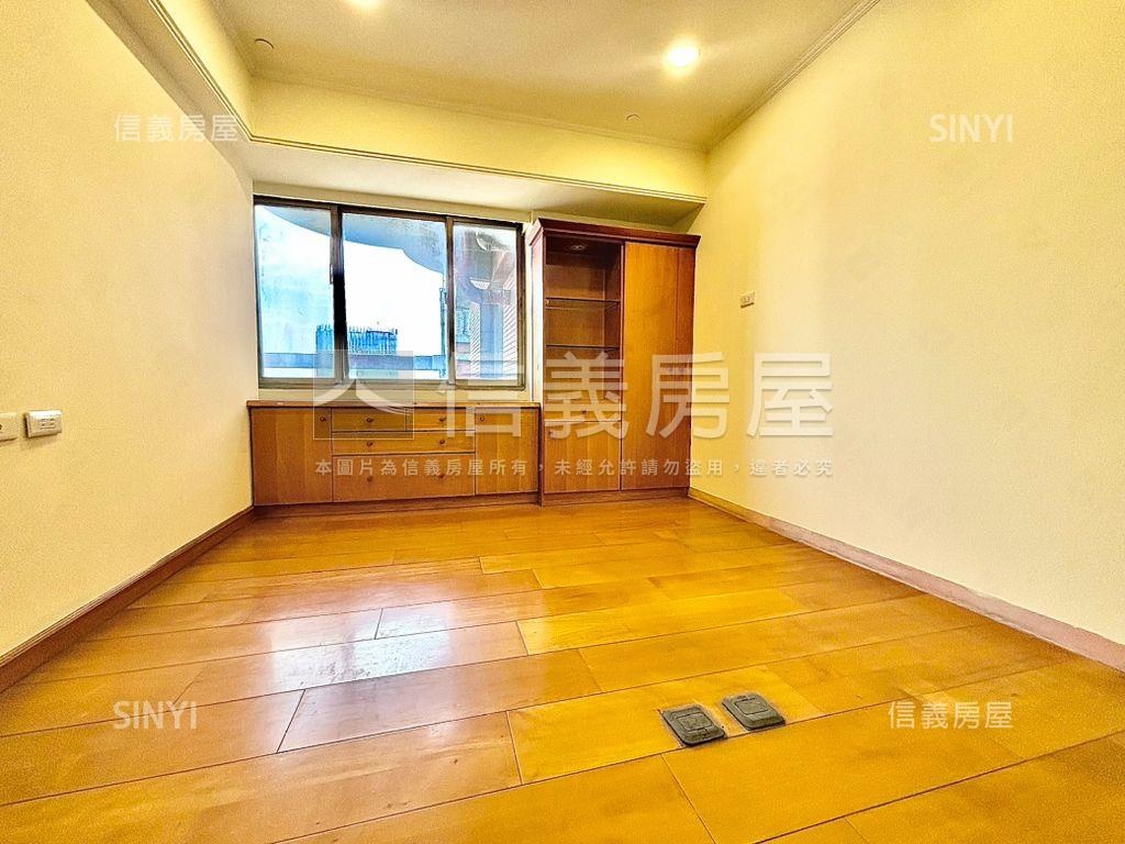 正五期三房三平車捷運宅房屋室內格局與周邊環境