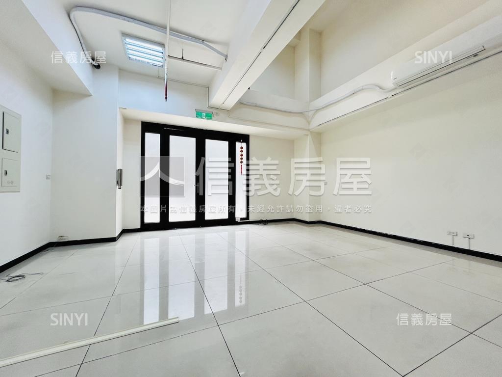 雙捷匯挑高店面房屋室內格局與周邊環境