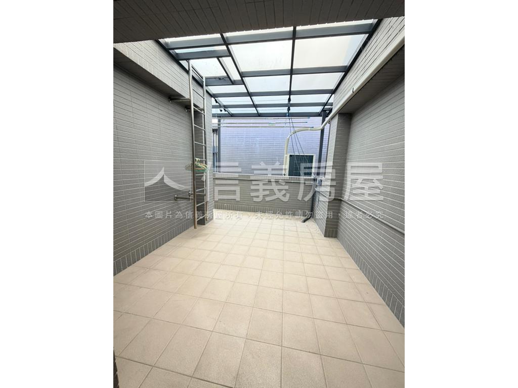 佑崧逸境大面寬臨路別墅房屋室內格局與周邊環境