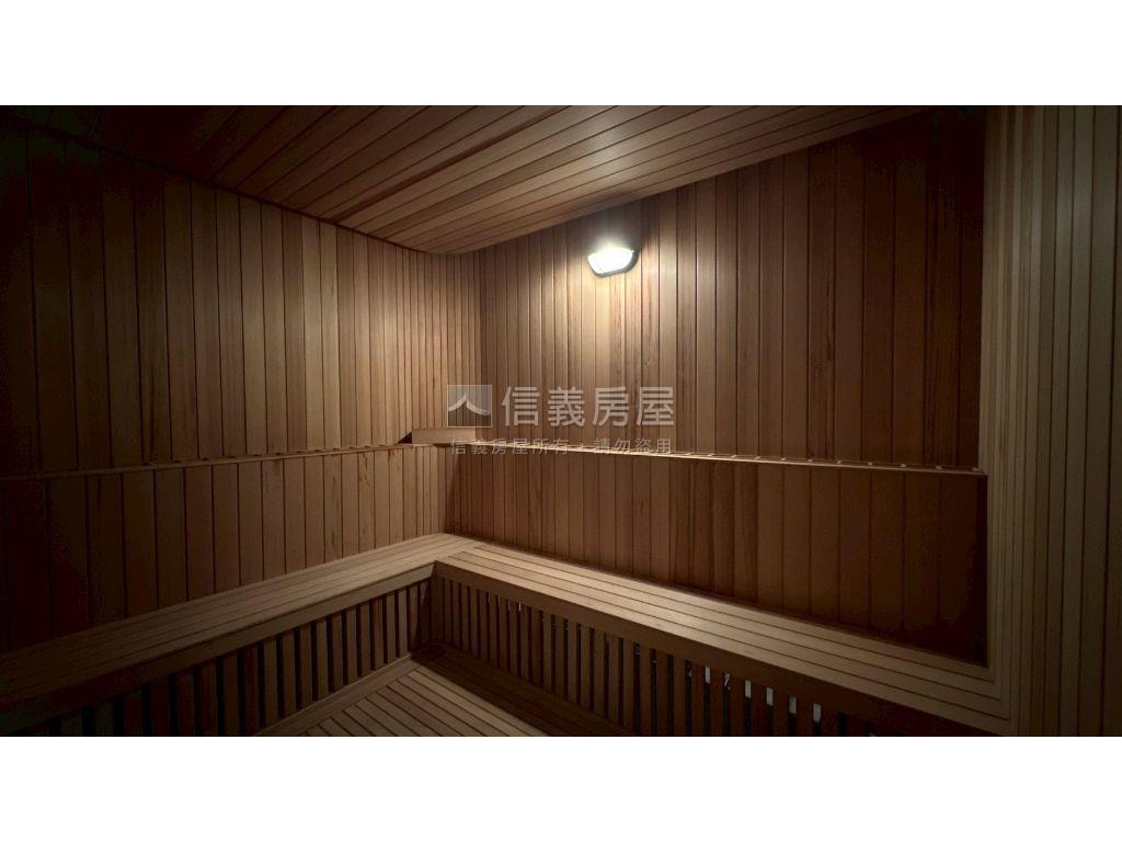 龍寶愛臻邸三房朝東雙車戶房屋室內格局與周邊環境