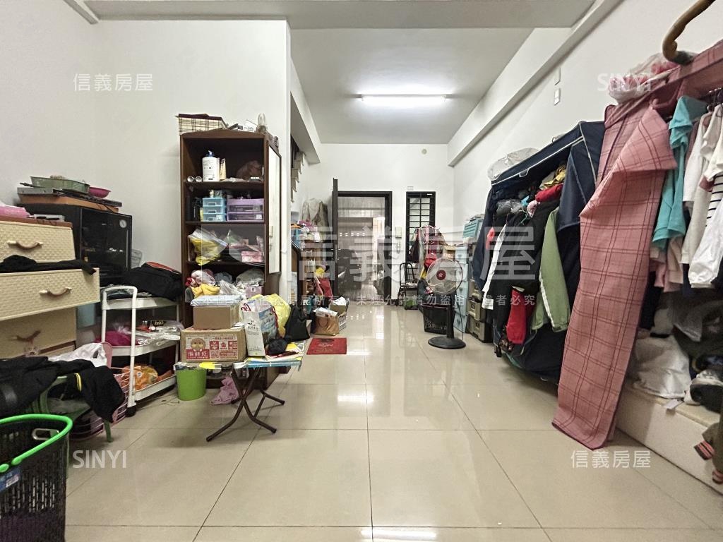 爵士北歐臨路漂亮車墅房屋室內格局與周邊環境