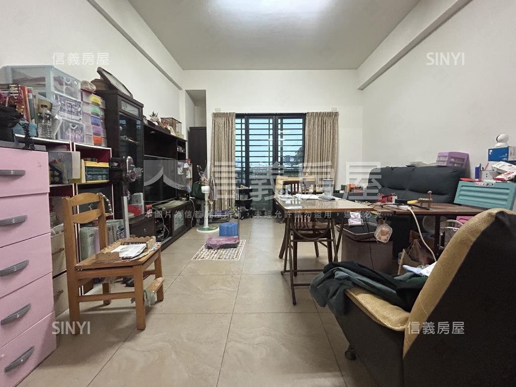 爵士北歐臨路漂亮車墅房屋室內格局與周邊環境