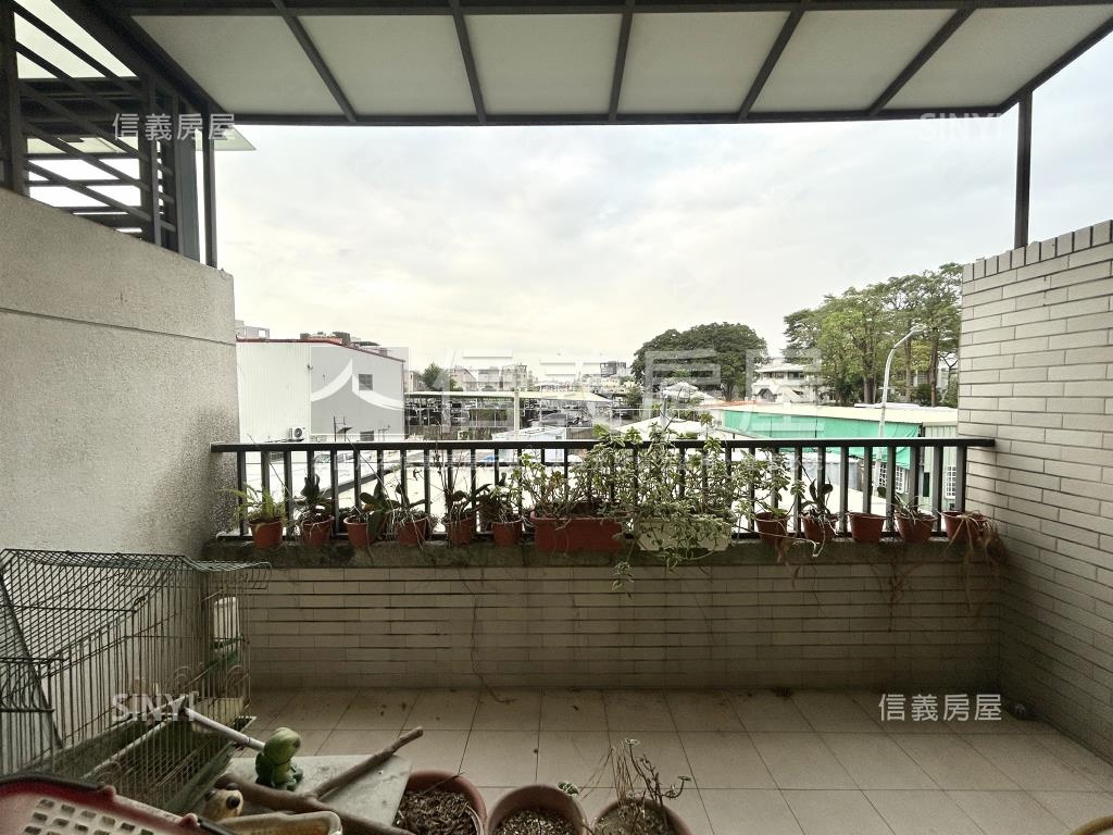 爵士北歐臨路漂亮車墅房屋室內格局與周邊環境