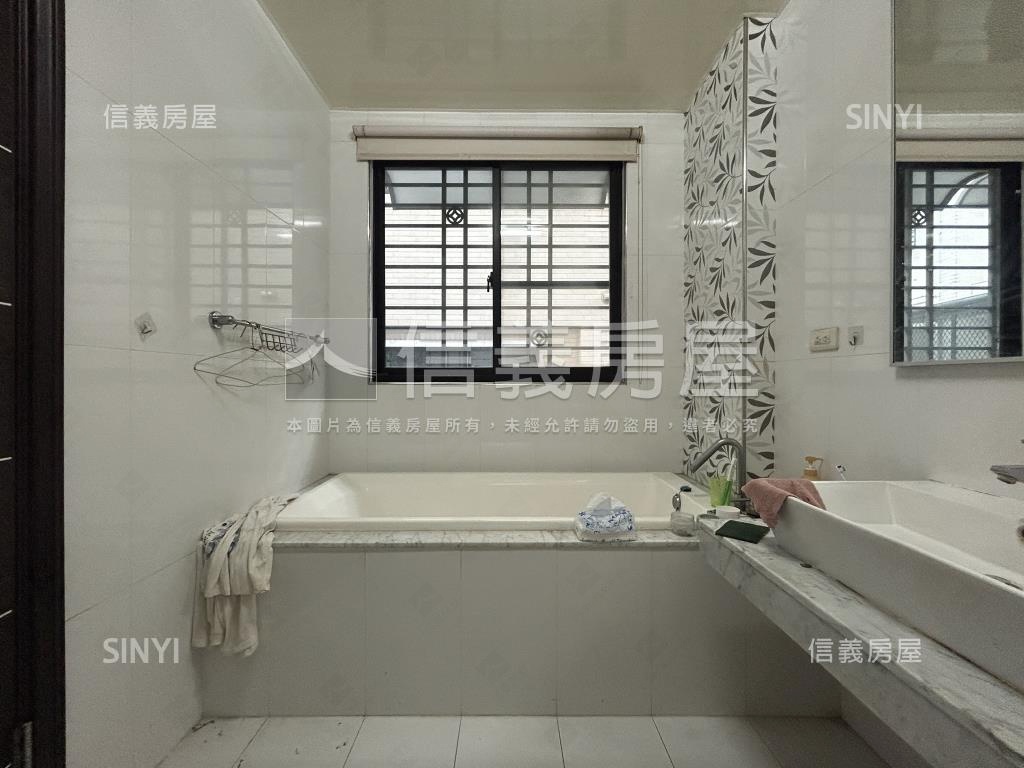 爵士北歐臨路漂亮車墅房屋室內格局與周邊環境