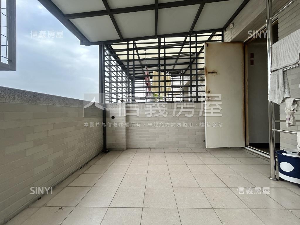 爵士北歐臨路漂亮車墅房屋室內格局與周邊環境