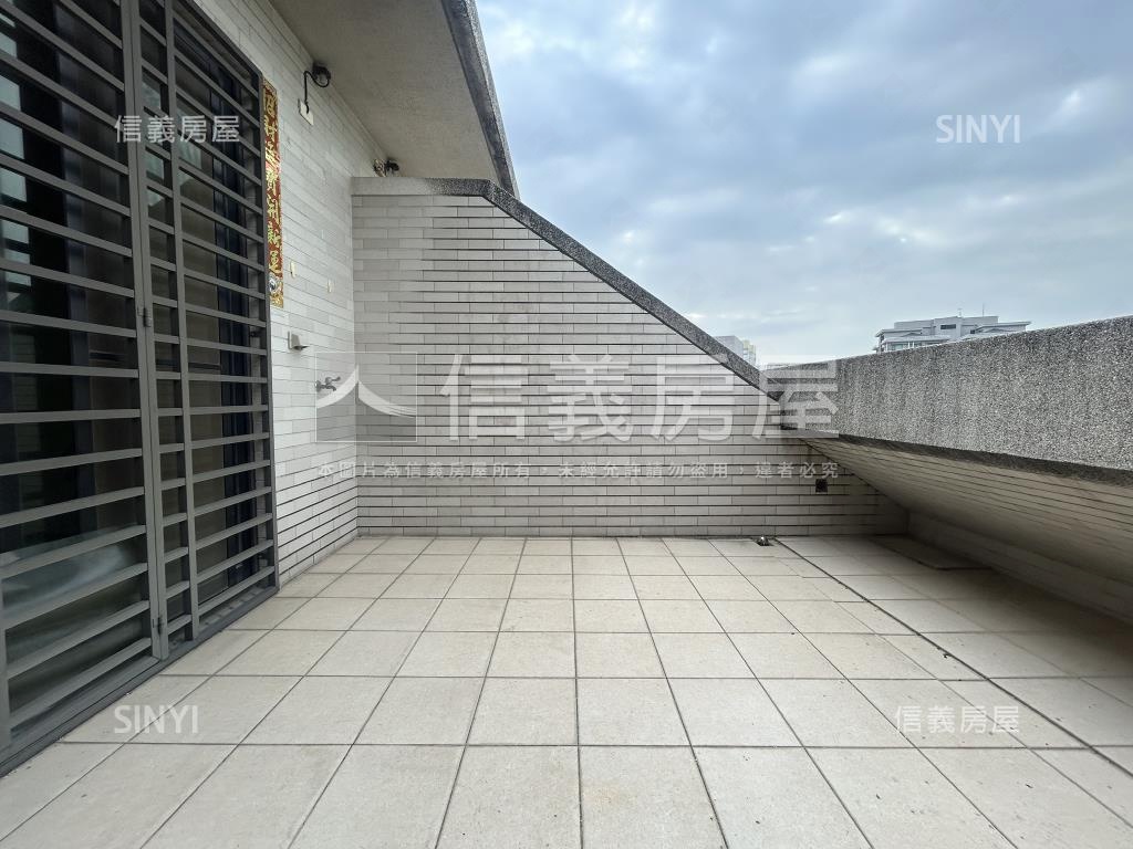 爵士北歐臨路漂亮車墅房屋室內格局與周邊環境