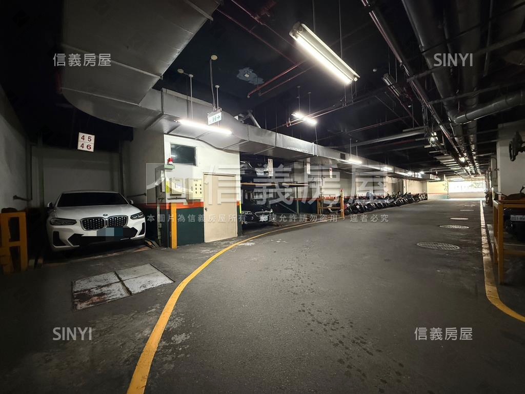 近捷運三面採光邊間電梯宅房屋室內格局與周邊環境