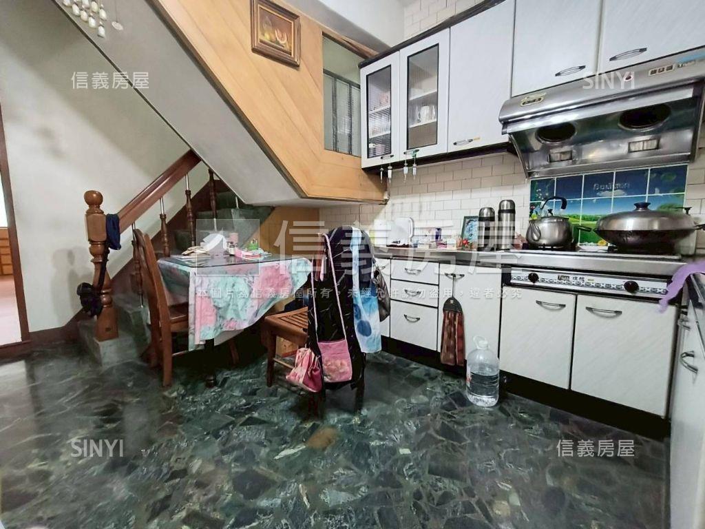 瑞隆前路後巷正路透店房屋室內格局與周邊環境