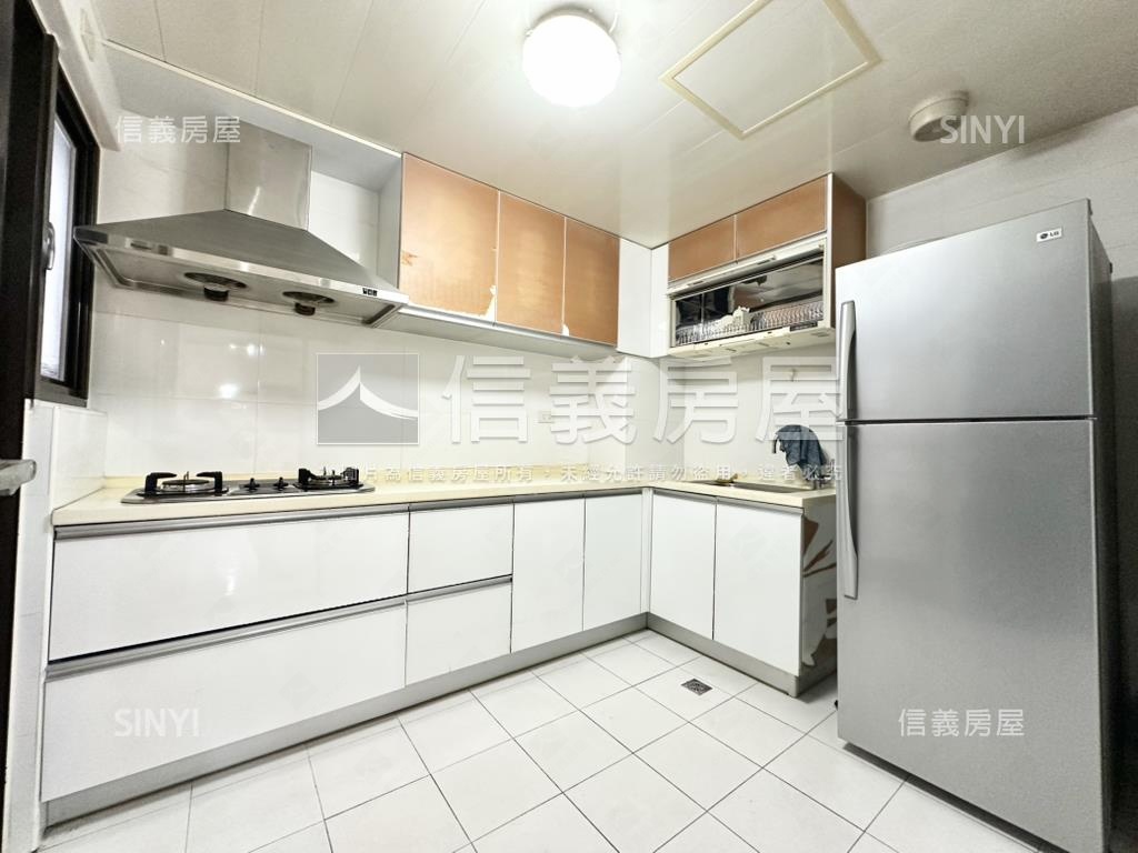 【馥華大台北】．城市遠景房屋室內格局與周邊環境