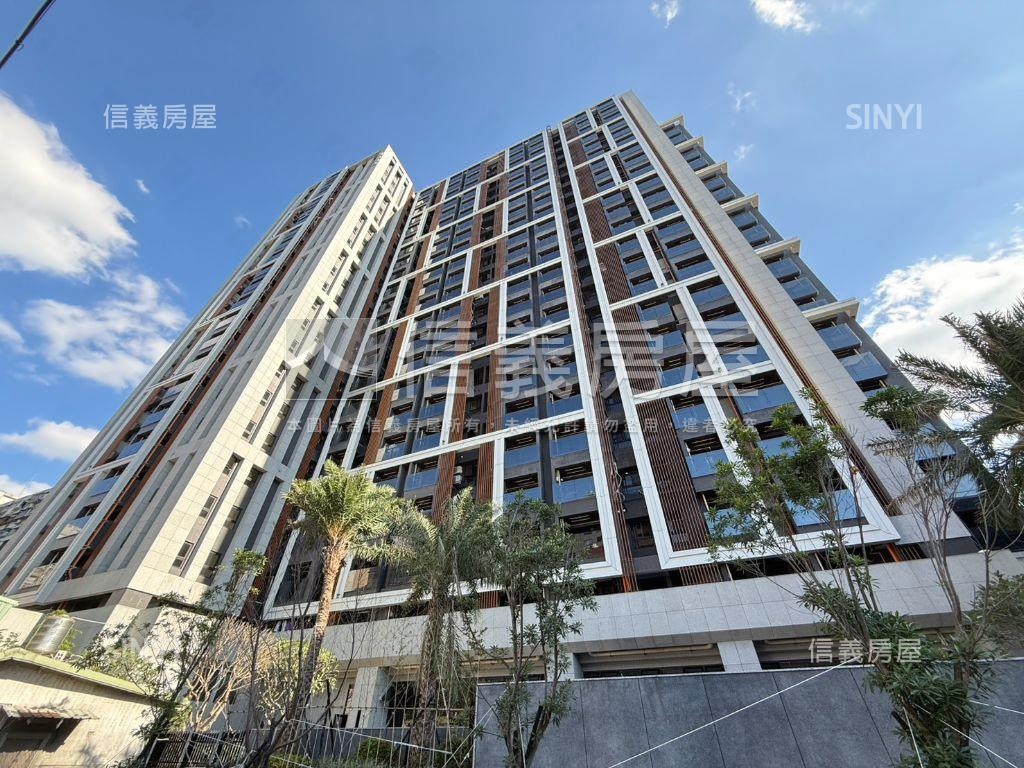 漢皇盛世就是這間拉房屋室內格局與周邊環境