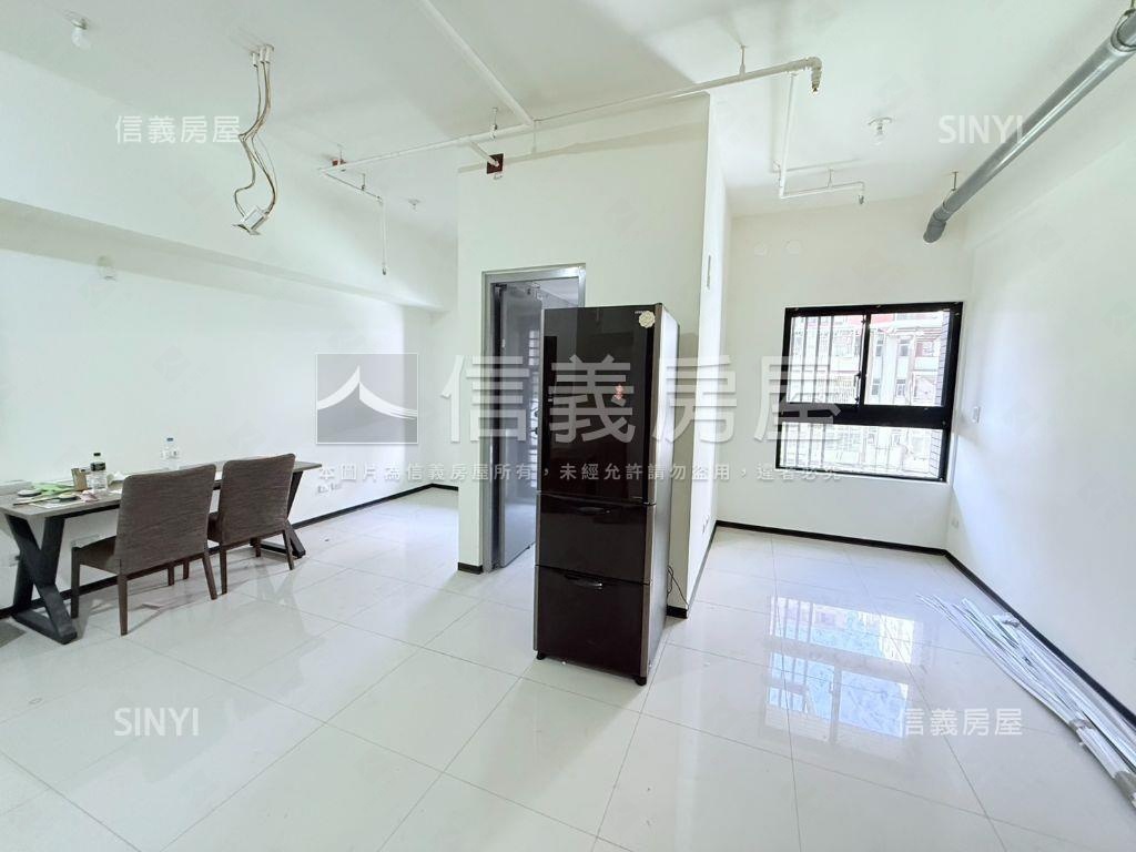 漢皇盛世就是這間拉房屋室內格局與周邊環境