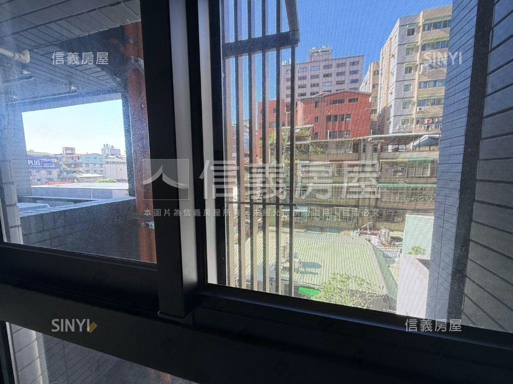 漢皇盛世就是這間拉房屋室內格局與周邊環境