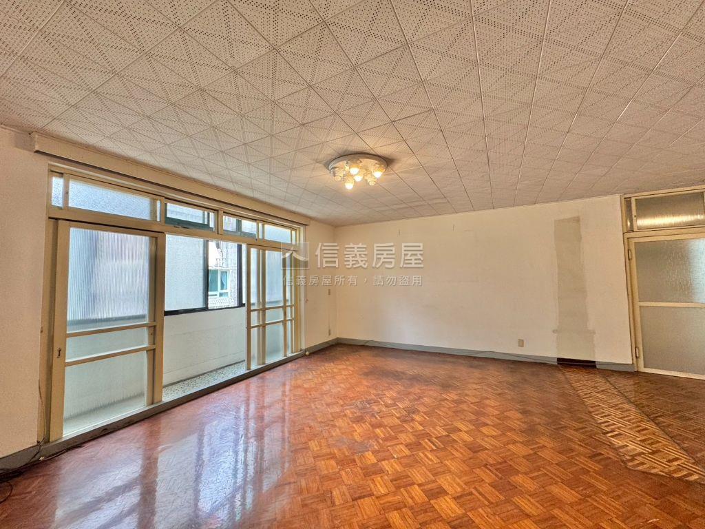 仁愛圓環三面採光大土持房屋室內格局與周邊環境