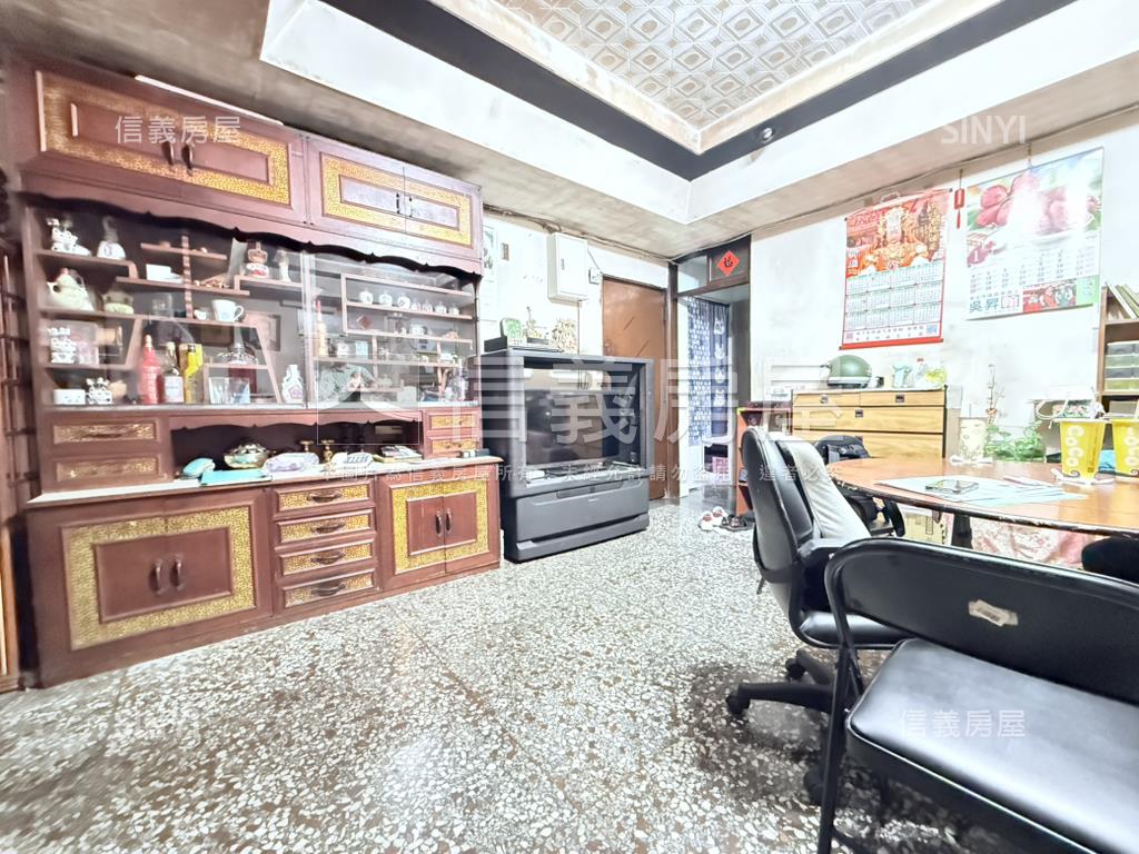 中正路稀有傳家邊間店面房屋室內格局與周邊環境