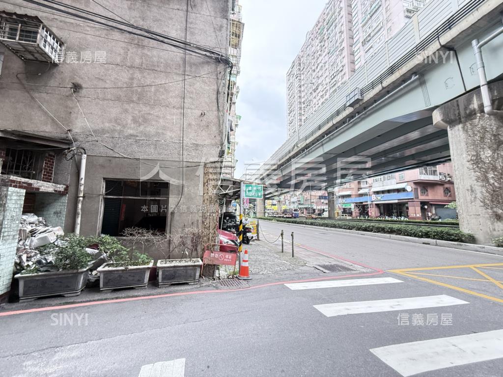 中正路稀有傳家邊間店面房屋室內格局與周邊環境