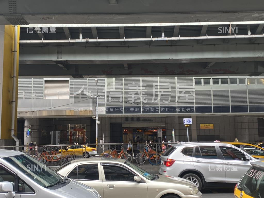 中正路稀有傳家邊間店面房屋室內格局與周邊環境