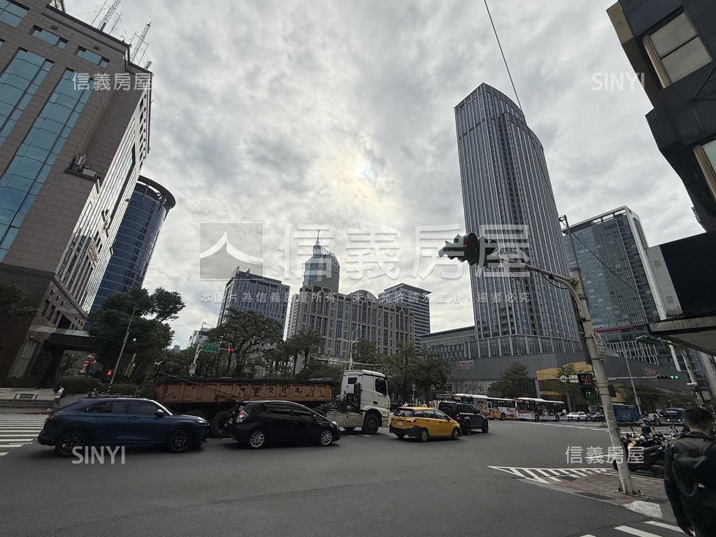 市府微風頂加美寓房屋室內格局與周邊環境