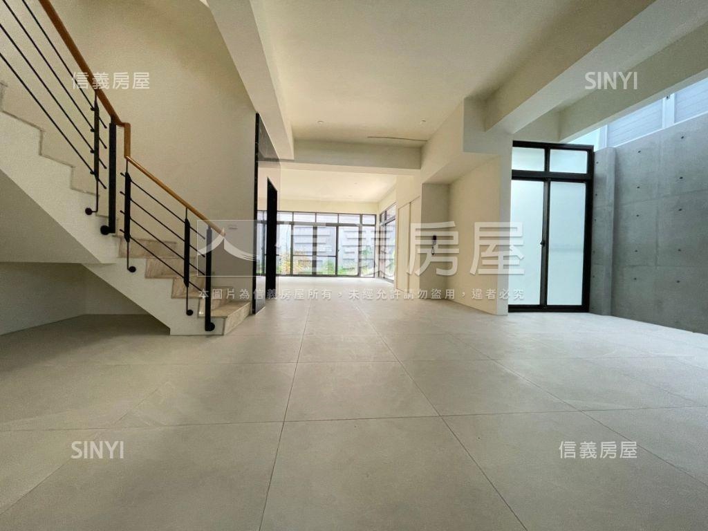 生態公園獨具匠心電梯豪墅房屋室內格局與周邊環境