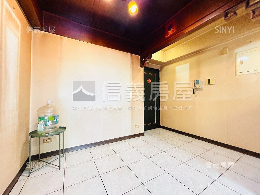 正三民路捷運三房房屋室內格局與周邊環境