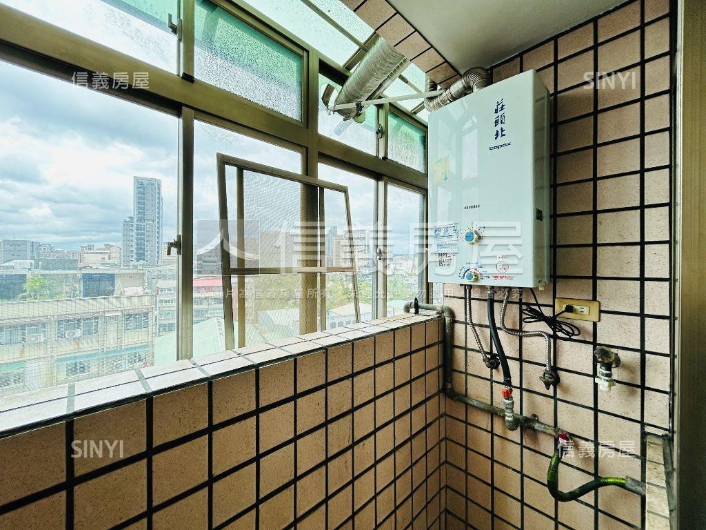 正三民路捷運三房房屋室內格局與周邊環境