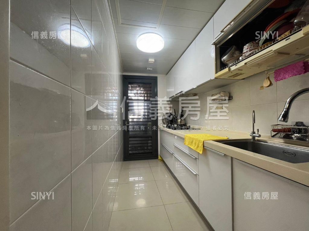 超讚稀有無限視野三房平車房屋室內格局與周邊環境