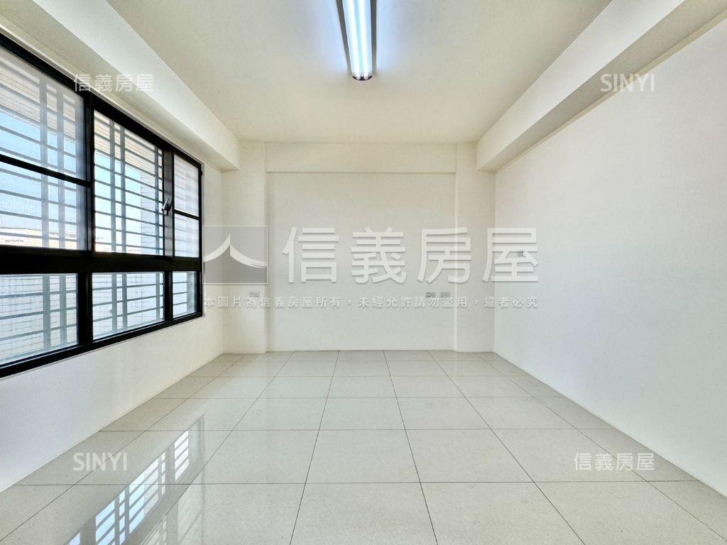 近仁武區公所輕屋齡車墅房屋室內格局與周邊環境