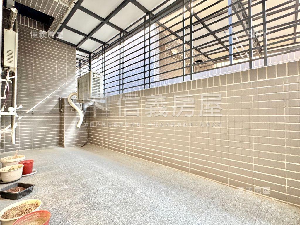 近仁武區公所輕屋齡車墅房屋室內格局與周邊環境