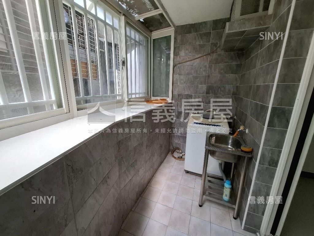 近捷運低公設華廈房屋室內格局與周邊環境
