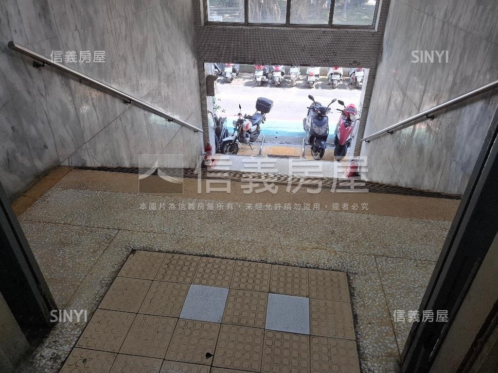 捷運中山國小漂亮兩房華廈房屋室內格局與周邊環境