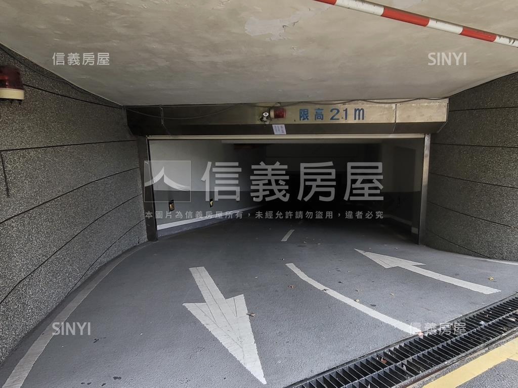 奧之細道Ｂ４坡平車位房屋室內格局與周邊環境